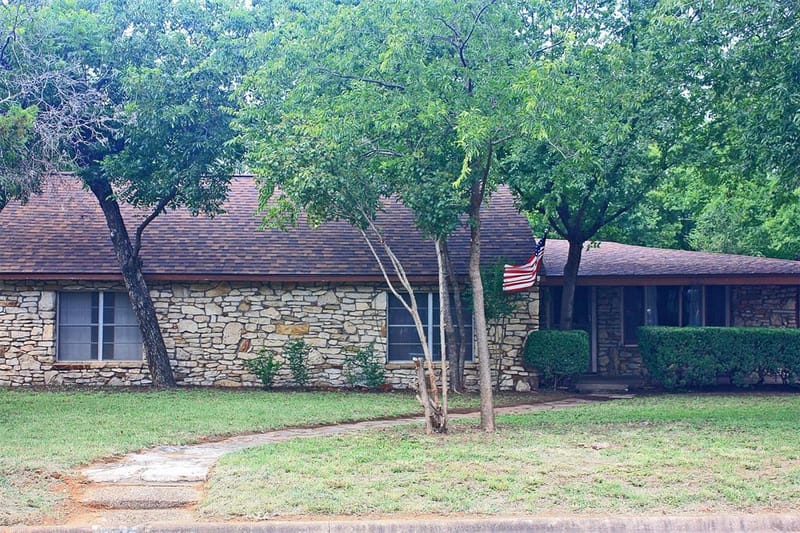 305 Bryan Street, Glen Rose TX 76043 - Photo 6