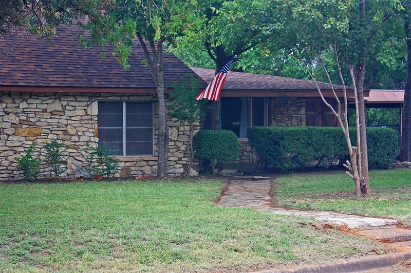 305 Bryan Street, Glen Rose TX 76043 - Photo 7