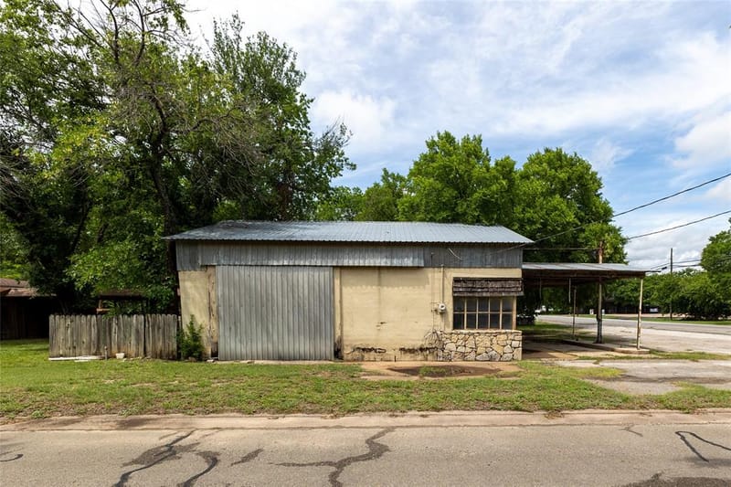 305 Bryan Street, Glen Rose TX 76043 - Photo 32