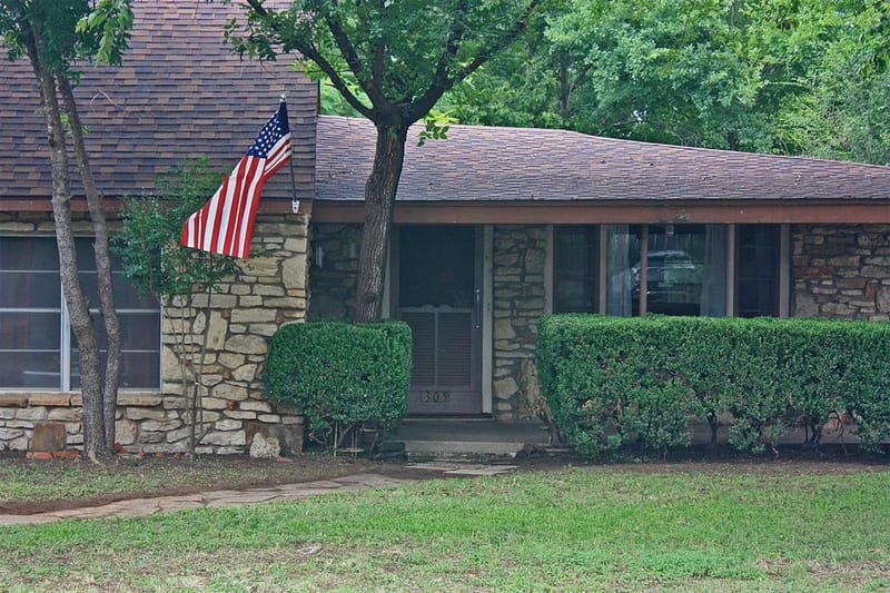 305 Bryan Street, Glen Rose TX 76043