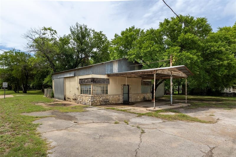 305 Bryan Street, Glen Rose TX 76043 - Photo 30