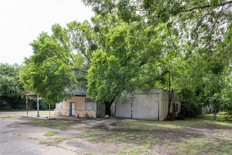 305 Bryan Street, Glen Rose TX 76043 - Photo 33