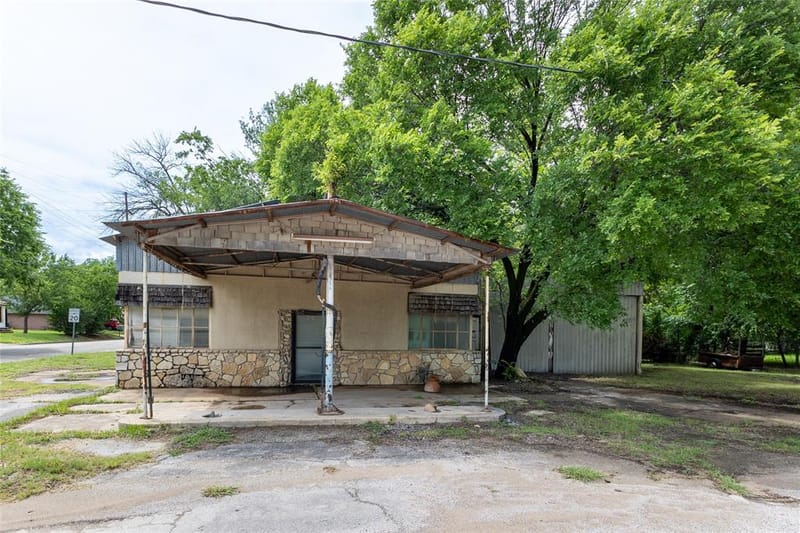 305 Bryan Street, Glen Rose TX 76043 - Photo 31