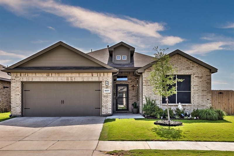 9657 Alderleaf Trail, Fort Worth TX 76036 - Photo 2