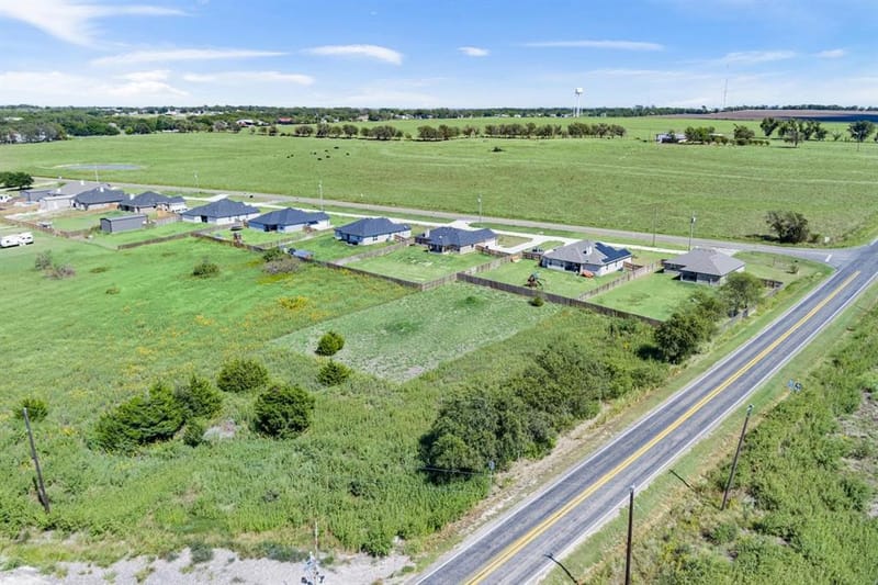 8876 FM 1237 Spur, Troy TX 76579 - Photo 2