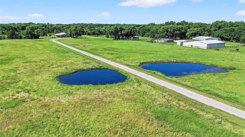 12041 Bell Road, Pilot Point TX 76258 - Photo 32