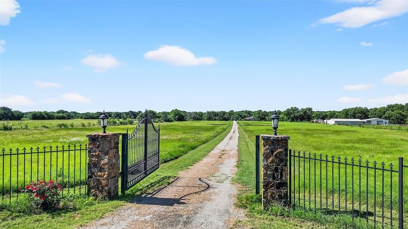 12041 Bell Road, Pilot Point TX 76258 - Photo 31