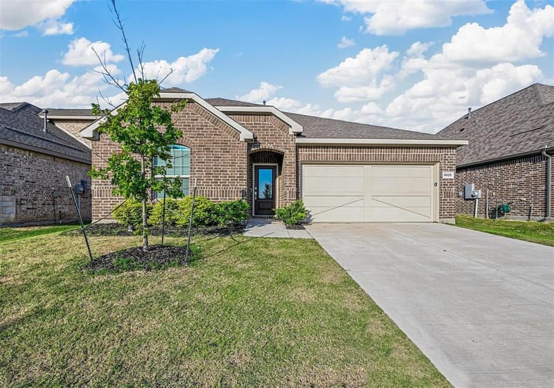 5025 Salinger Drive, Celina TX 76227 - Photo 2