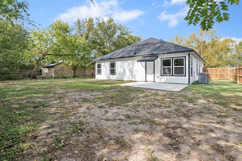 1520 Harris Street, Gainesville TX 76240 - Photo 29