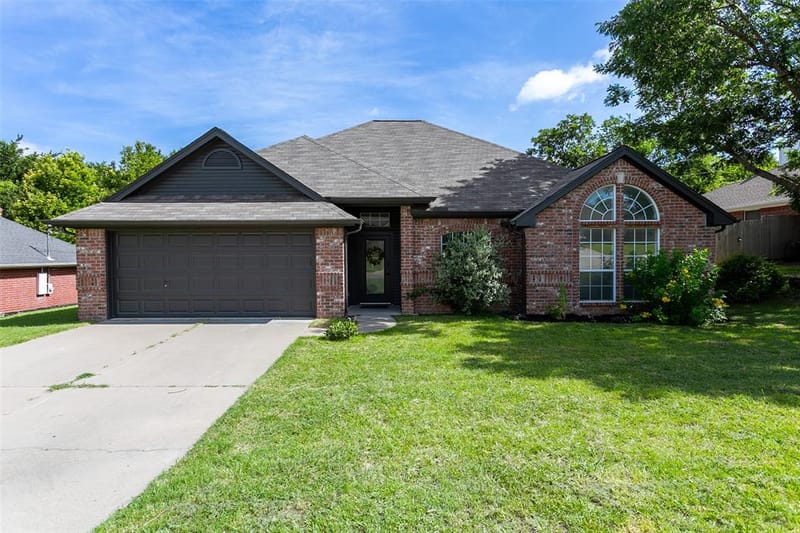 1526 Shadow Run, Weatherford TX 76086