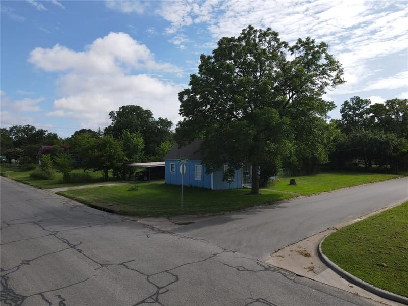 603 E Thomas Street, Sherman TX 75090 - Photo 13