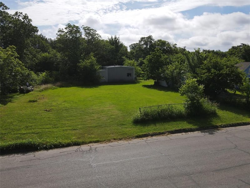 603 E Thomas Street, Sherman TX 75090 - Photo 20