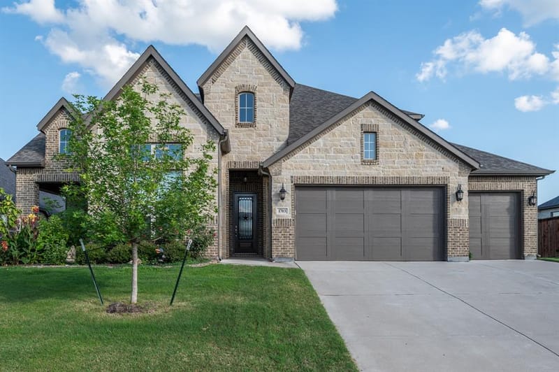1703 Cedar Bluff Parkway, Mansfield TX 76063 - Photo 2