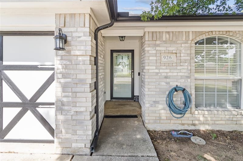926 Morgan Drive, Burleson TX 76028 - Photo 7