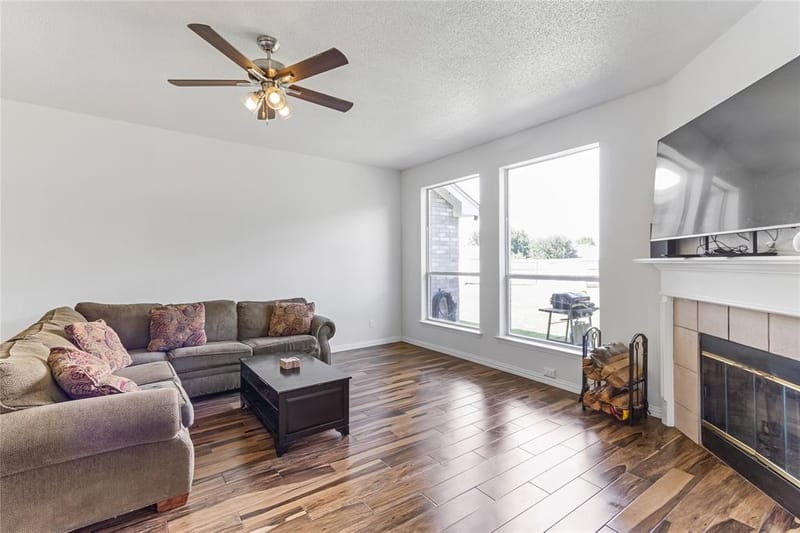 926 Morgan Drive, Burleson TX 76028 - Photo 10