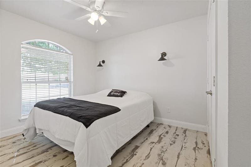 926 Morgan Drive, Burleson TX 76028 - Photo 14
