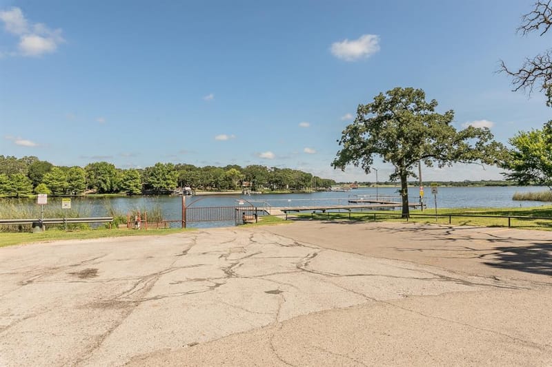 105 Red Oak Street, Alvarado TX 76009 - Photo 7