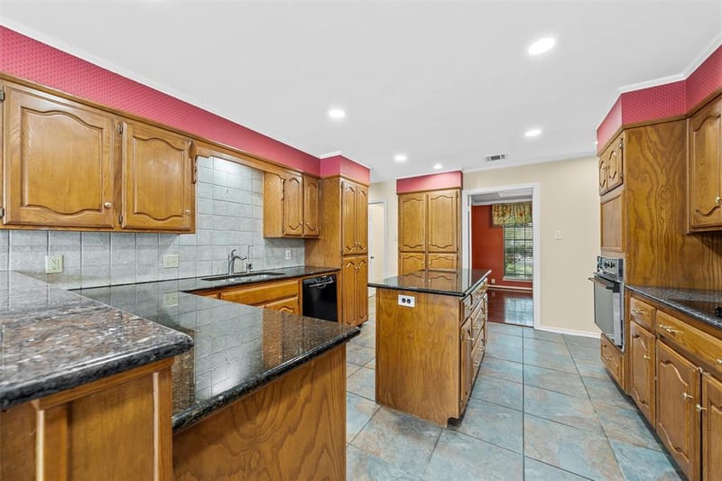 8216 Teakwood Drive, Woodway TX 76712 - Photo 23