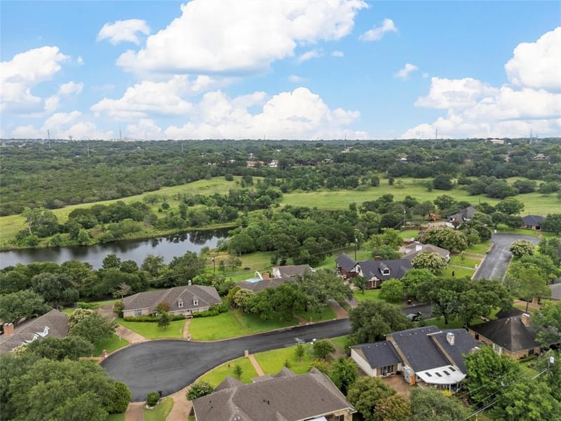 8216 Teakwood Drive, Woodway TX 76712 - Photo 36