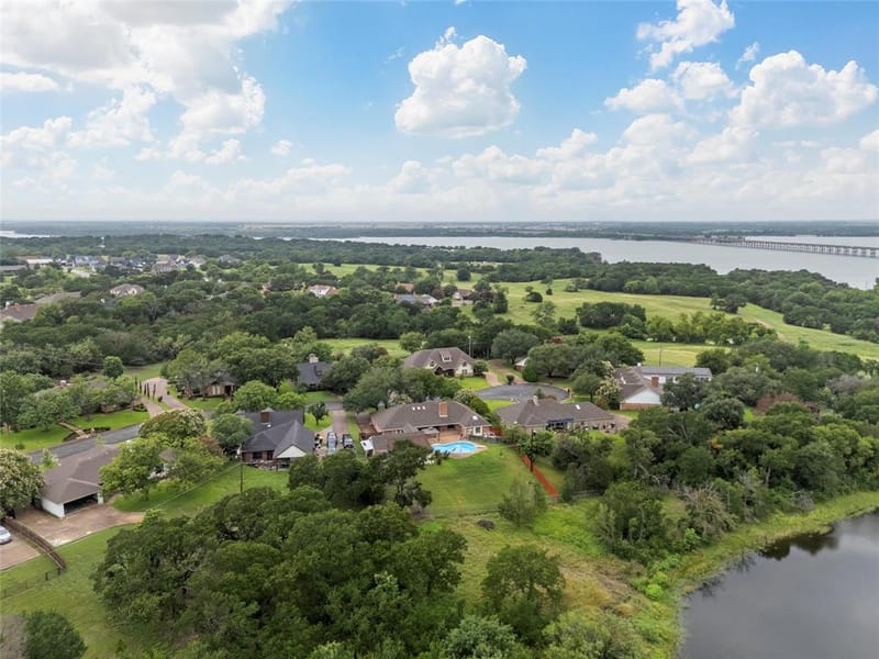 8216 Teakwood Drive, Woodway TX 76712 - Photo 35
