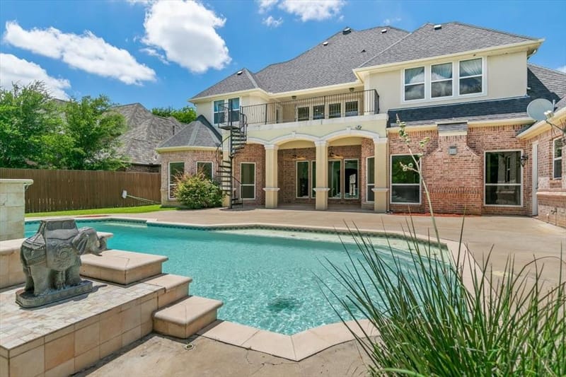 8945 Waterchase Circle, Fort Worth TX 76120 - Photo 38