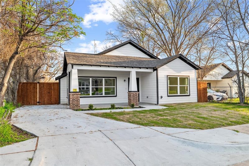 1315 Bessie Street, Fort Worth TX 76104 - Photo 2