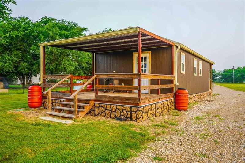 386 N Rock Creek Road, Waco TX 76708 - Photo 9