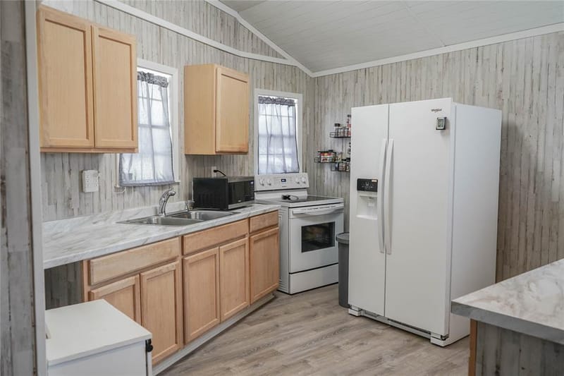 386 N Rock Creek Road, Waco TX 76708 - Photo 10