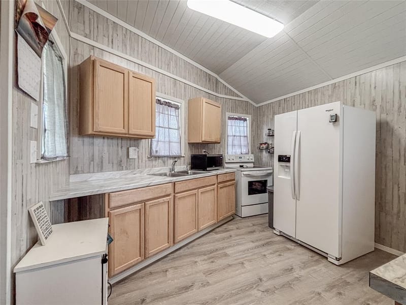 386 N Rock Creek Road, Waco TX 76708 - Photo 15
