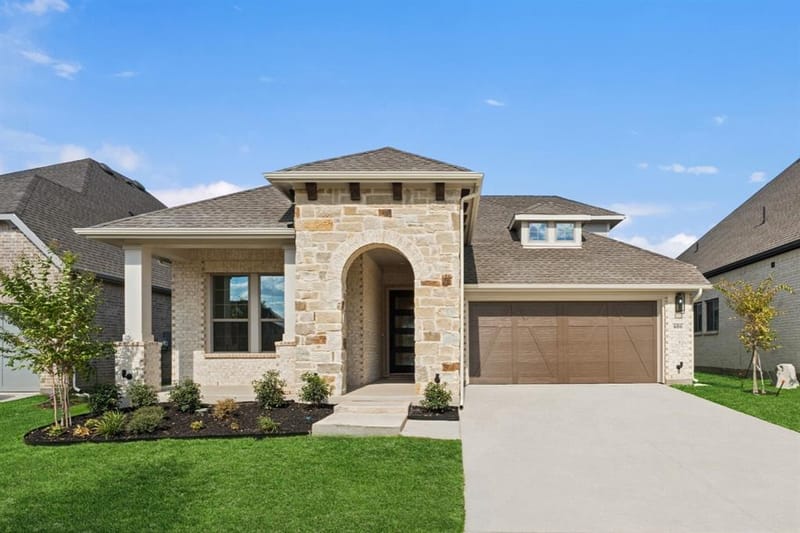 606 Long Trail, Mansfield TX 76063