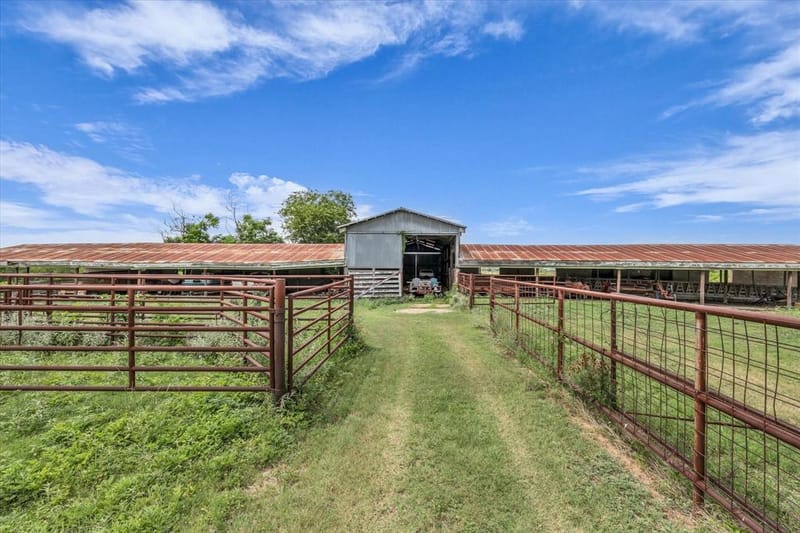 15288 Old China Spring Road, China Spring TX 76633 - Photo 31