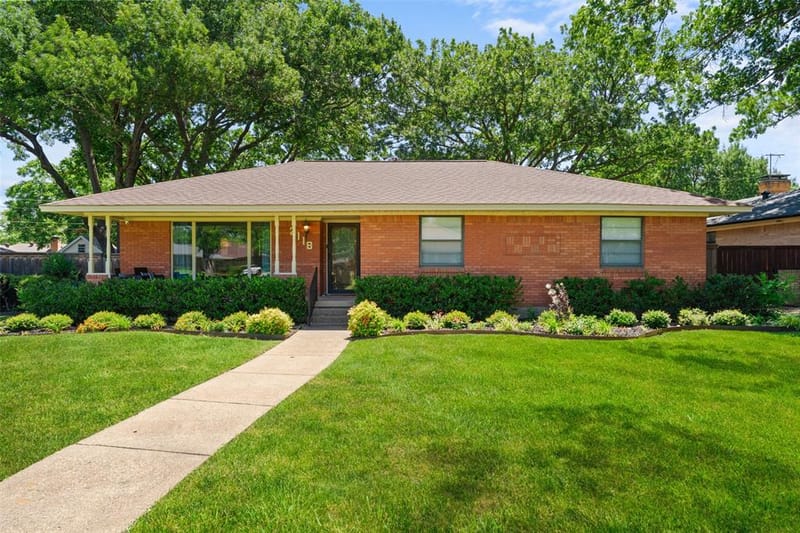 2118 Lansdowne Drive, Garland TX 75040 - Photo 4