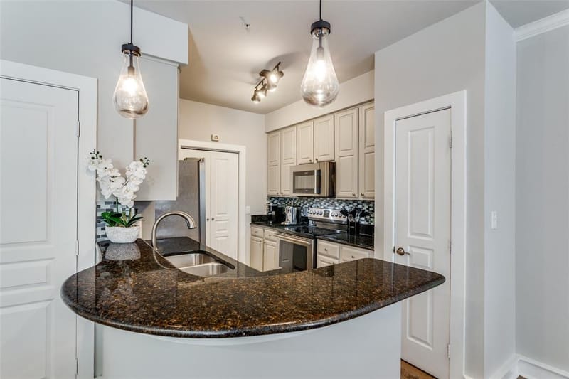 3320 Camp Bowie Boulevard # 1201, Fort Worth TX 76107 - Photo 6