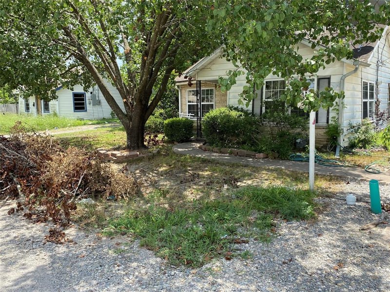 815/811/817 W 12th Street # 815, Bonham TX 75418 - Photo 4
