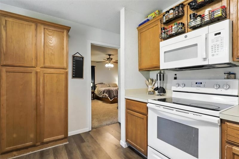 6204 Kelly Drive, Granbury TX 76048 - Photo 14