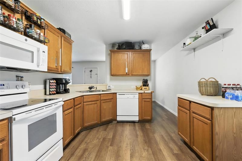 6204 Kelly Drive, Granbury TX 76048 - Photo 11