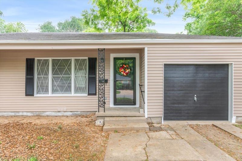 415 Maple Drive, Terrell TX 75160 - Photo 2
