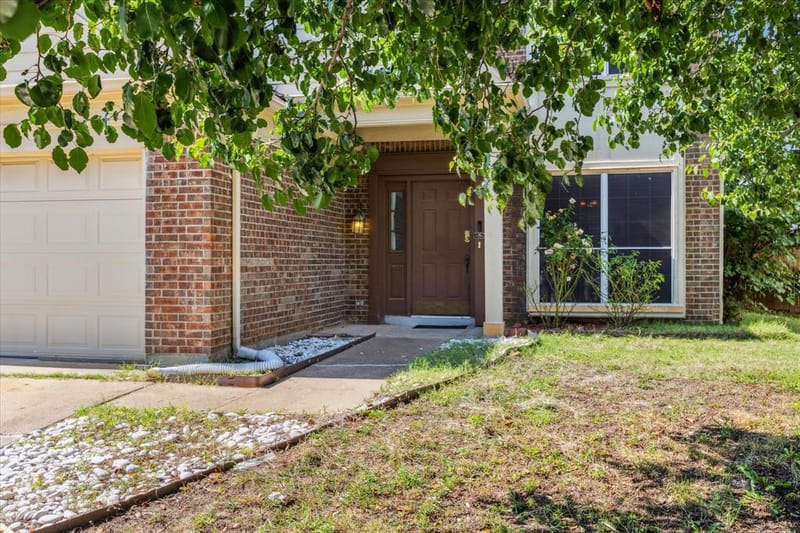 2528 Creekwood Lane, Fort Worth TX 76123 - Photo 2