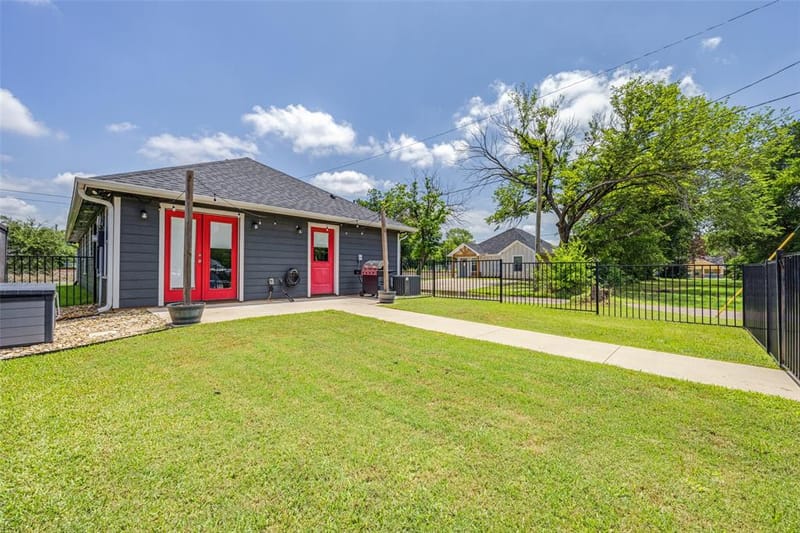 800 N Broughton Street, Sherman TX 75090 - Photo 24