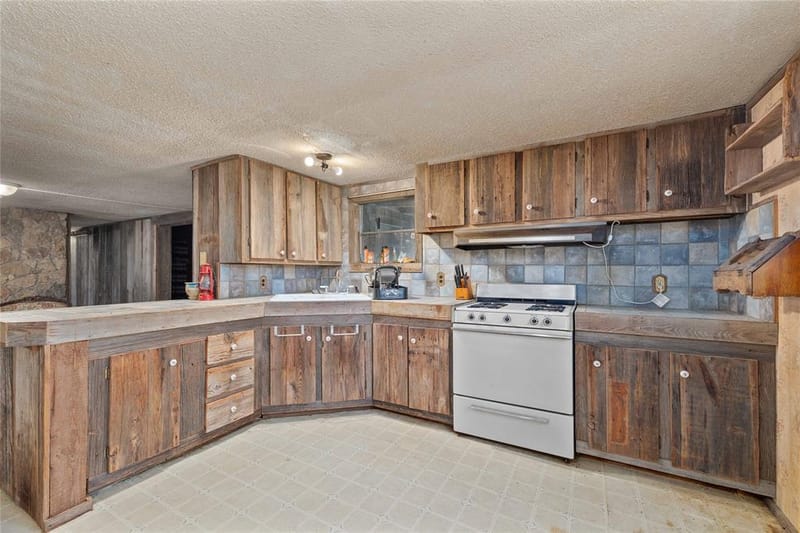 601 Country Oaks Lane, Brownwood TX 76801 - Photo 6