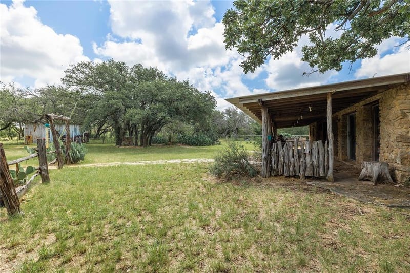 601 Country Oaks Lane, Brownwood TX 76801 - Photo 25