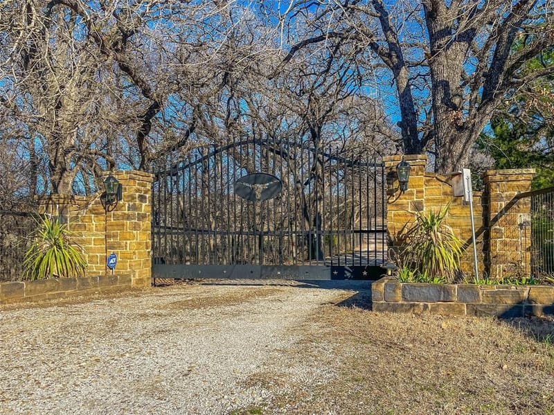 5979 Fm 1830, Argyle TX 76226 - Photo 2