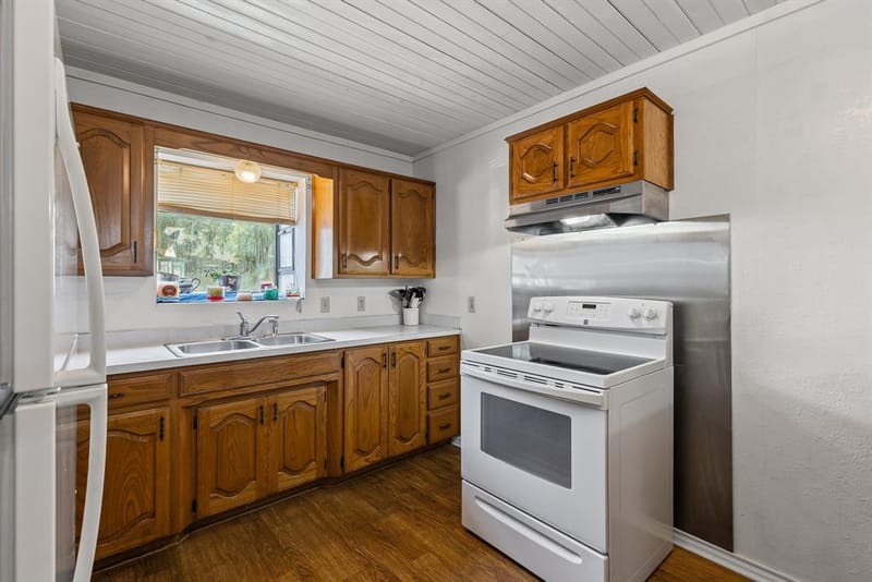 206 N Main Street, Bailey TX 75413