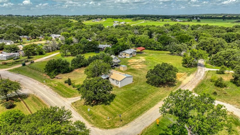 221 Briar Oaks Drive, Azle TX 76020 - Photo 36