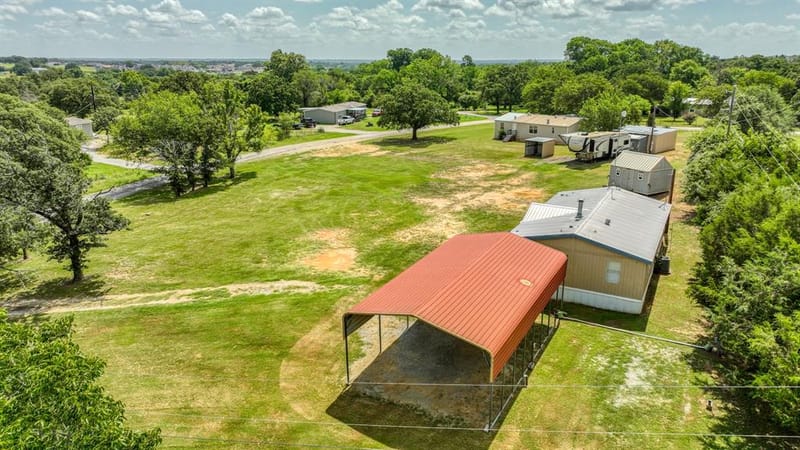 221 Briar Oaks Drive, Azle TX 76020 - Photo 33