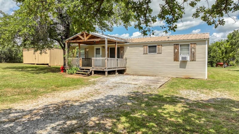 221 Briar Oaks Drive, Azle TX 76020 - Photo 37