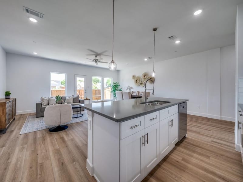 5613 Woodlands Drive, The Colony TX 75056 - Photo 6