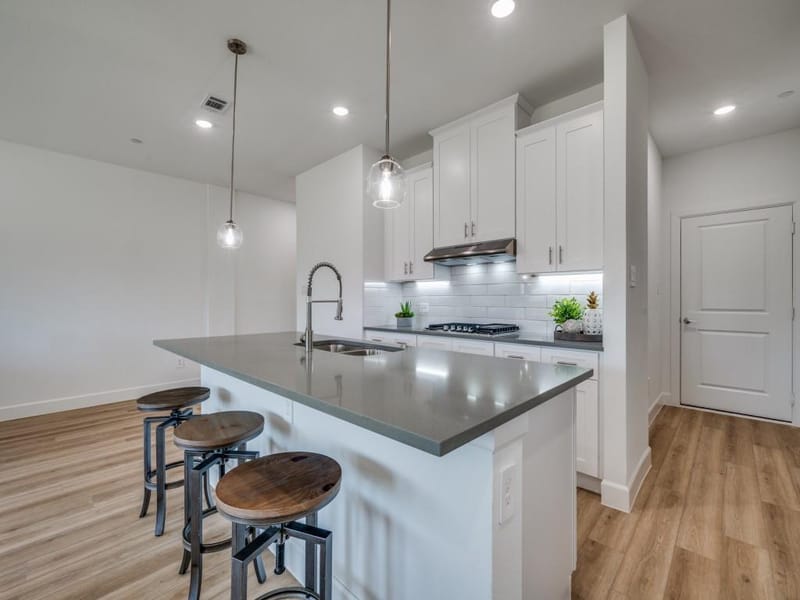 5613 Woodlands Drive, The Colony TX 75056 - Photo 7