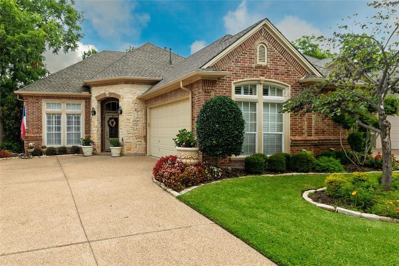 2011 Channing Park Drive, Arlington TX 76013