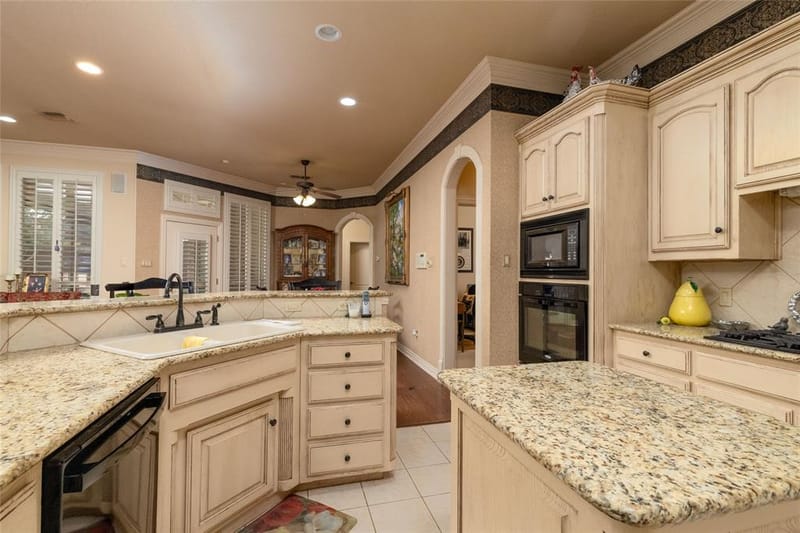 2011 Channing Park Drive, Arlington TX 76013 - Photo 14